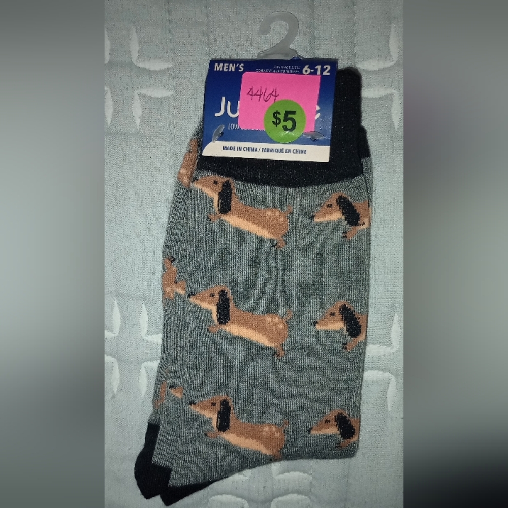 Junk Food Clothing Men's Gray Socks with Dachshund Design